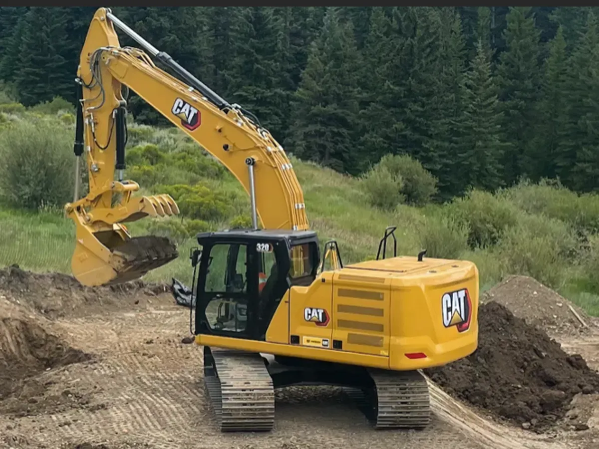 Caterpillar 320 excavator